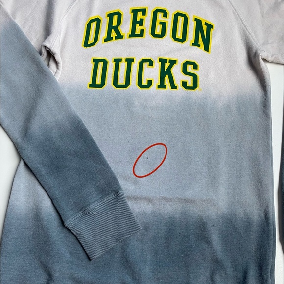 Stadium Chic Women’s Oregon Ducks Crewneck Sweater - Picture 6 of 6